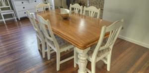 River-Oaks-diningroom-1170x578